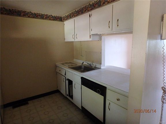 5th image of 260 Cedar Ct