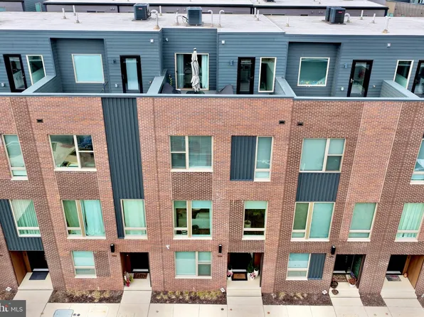 3104 Pierview Ln, Philadelphia, PA 19125