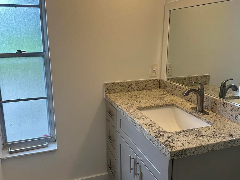 4786 Cambridge St — Photo 15