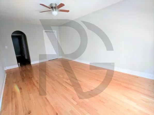 423 W Roscoe St #3, Chicago, IL 60657