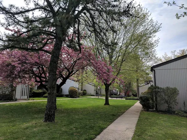 67 Richmond Boulevard #3A, Ronkonkoma, NY 11779