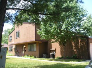 26682 Lake Of The Falls Blvd, Olmsted Falls, OH 44138