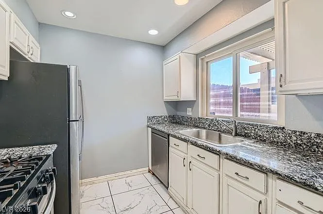 2 bed, 2.5 bath, 1170 sqft, $1,900 — Photo 2