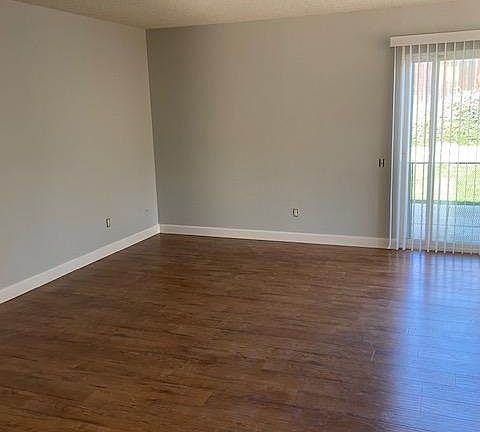 4th image of 441 Swan Dr