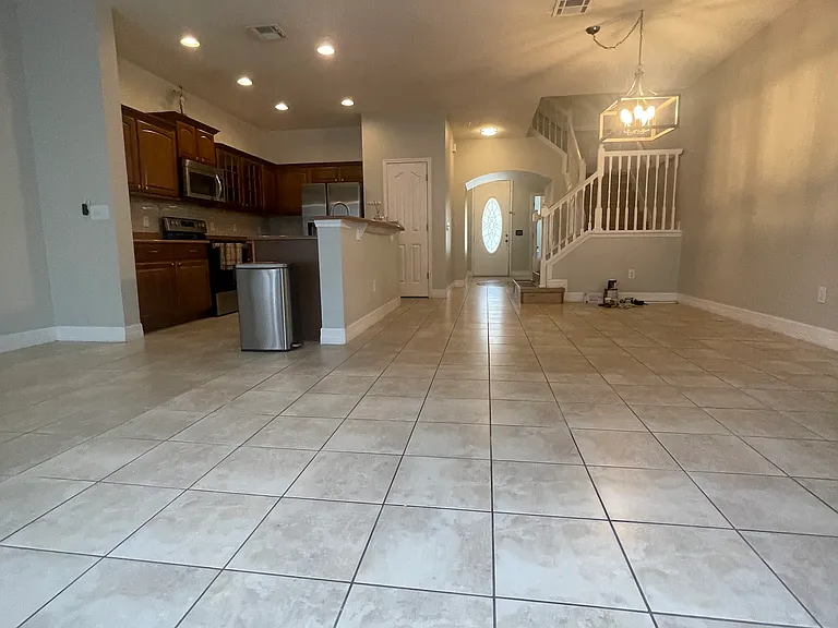225 Perching Post Cv — Photo 8