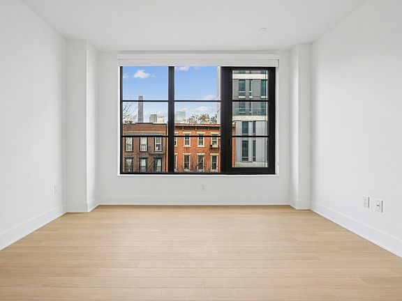 5th image of 499 President St #311