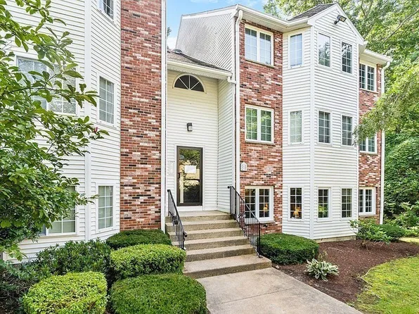 116 Tall Oaks Dr Unit T, Weymouth, MA 02190