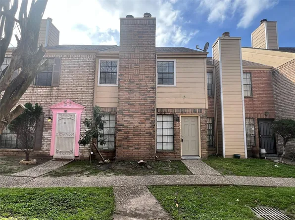 9901 Sharpcrest St APT L10, Houston, TX 77036