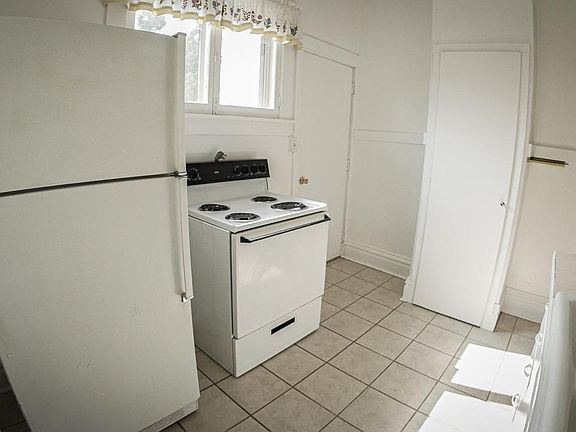 5th image of 320 N Park Ave