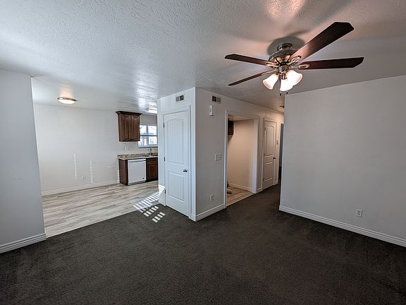 4th image of 677 W Le Bon Cir