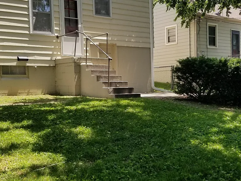 1720 S 60th St — Photo 12