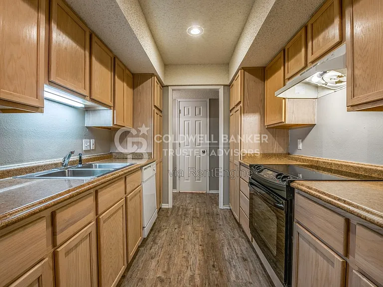 5332 Kenosha Ave — Photo 10