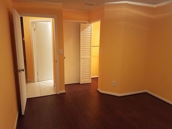 4th image of 1023 Coral Club Dr #1