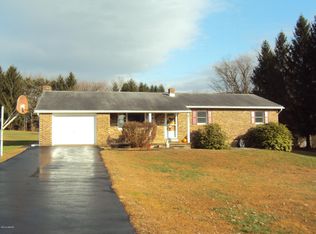 42 Wagners Ln, Mill Hall, PA 17751