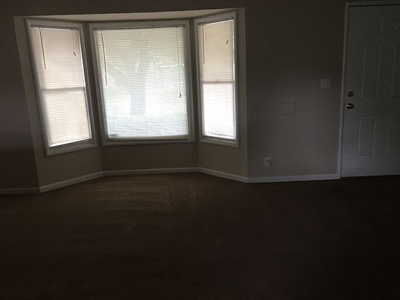 4th image of 15 W Barrymore St