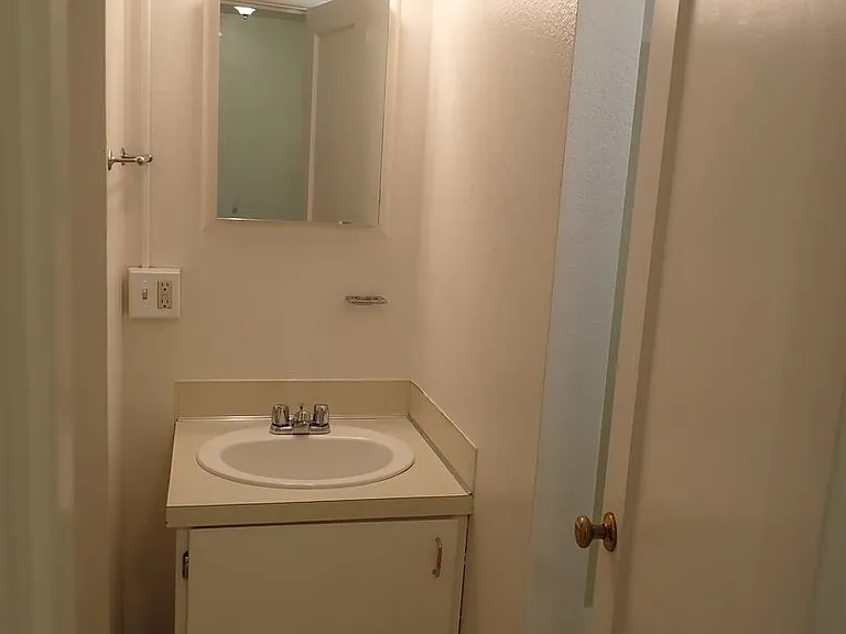 6412 Lake Grove St SW — Photo 5