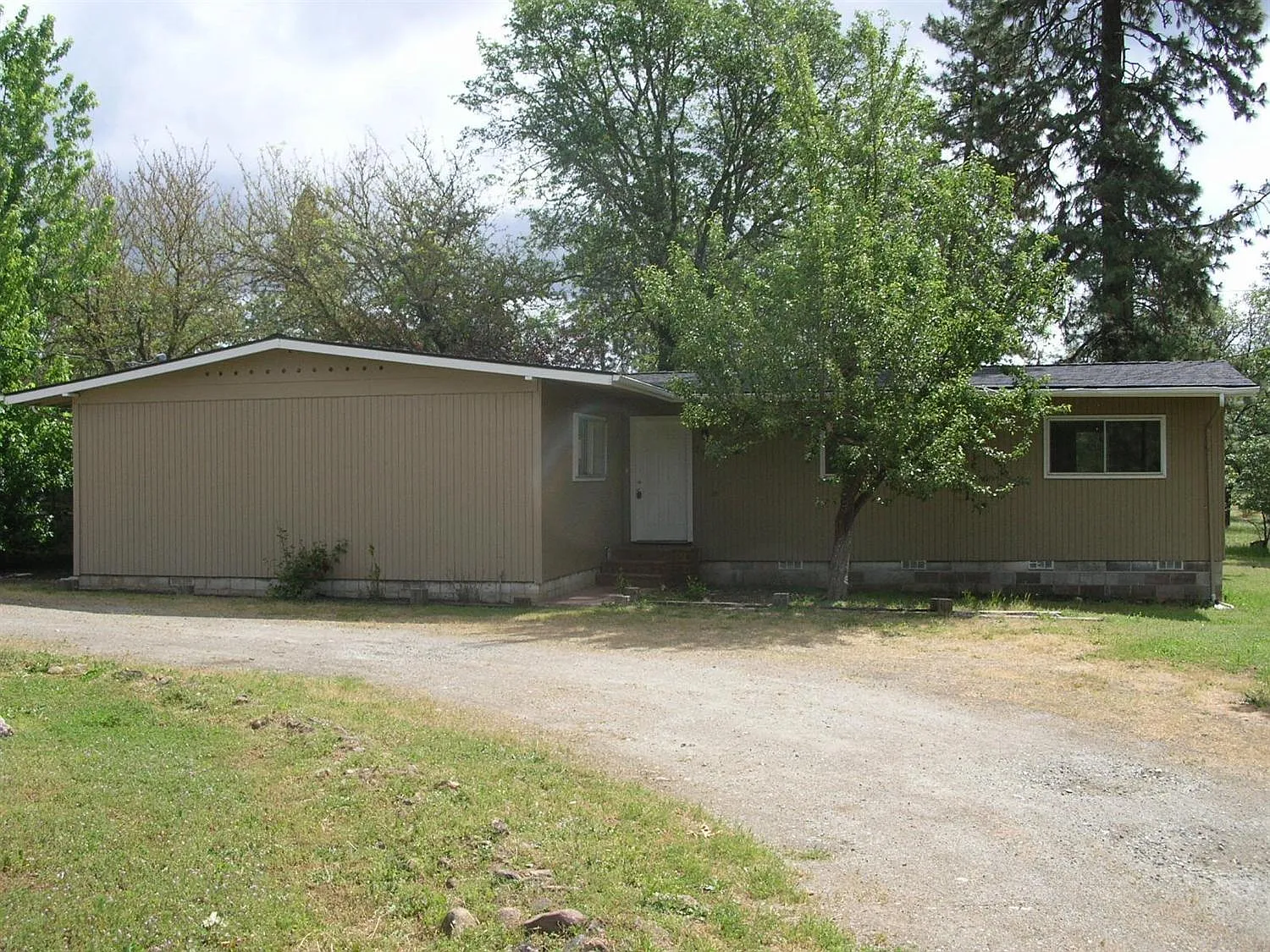 232 Rock Creek Rd photo 1