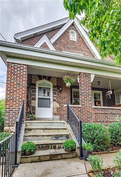 1131 Downlook St photo 1