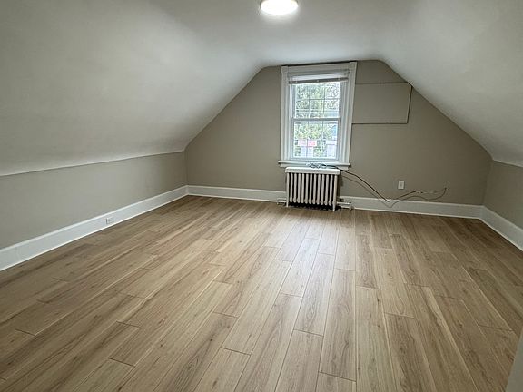 Large bedroom with walk-in closet. Please note pictures with furniture, etc. are virtual photos.