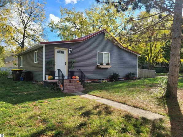 201 E Bennett Ave, Mount Pleasant, MI 48858