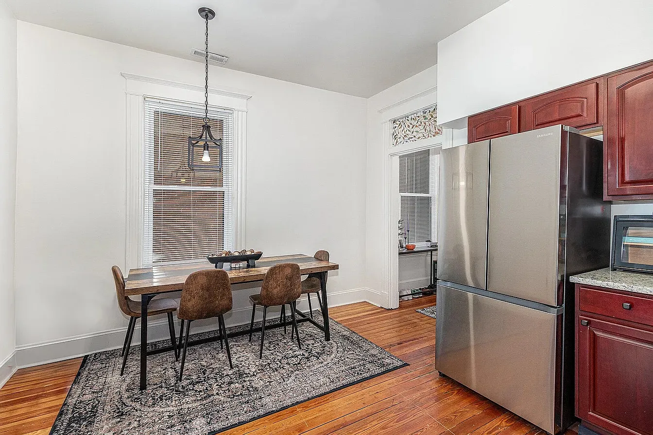 3 bed, 1400 sqft, $2,350 — Photo 4