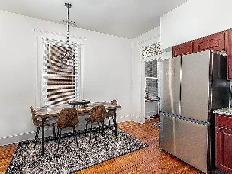 251 W 8th St #2 — Photo 5