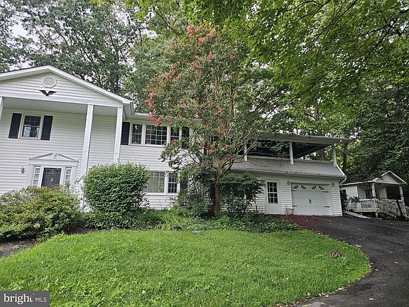 5th image of 22983 Gunston Dr
