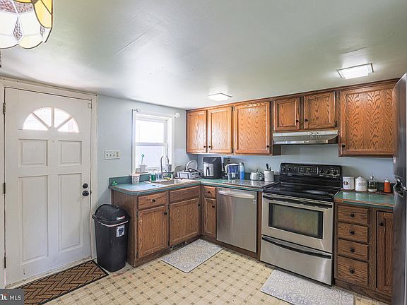 4th image of 1661 Old Westminster Pike