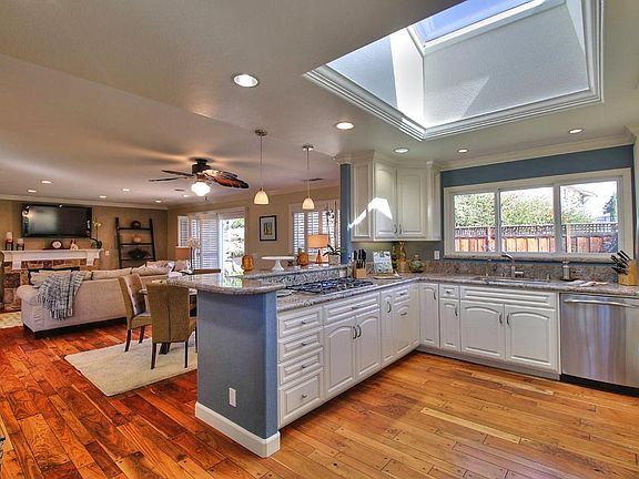 5th image of 10712 Farallone Dr