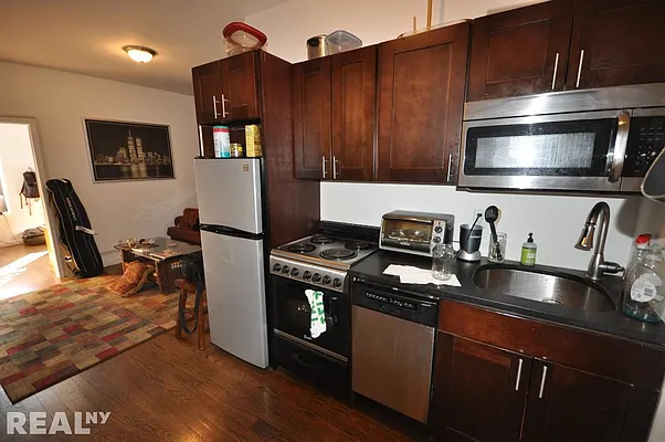 Rented by REAL New York | media 31