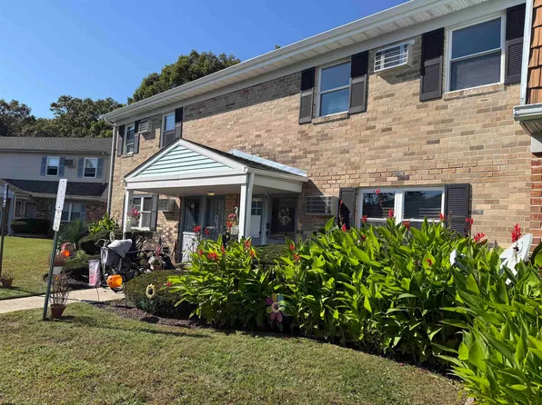 11B Oxford Vlg #11B, Egg Harbor Township, NJ 08234