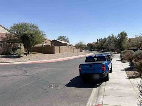 Exterior Neighborhood (street photo)
