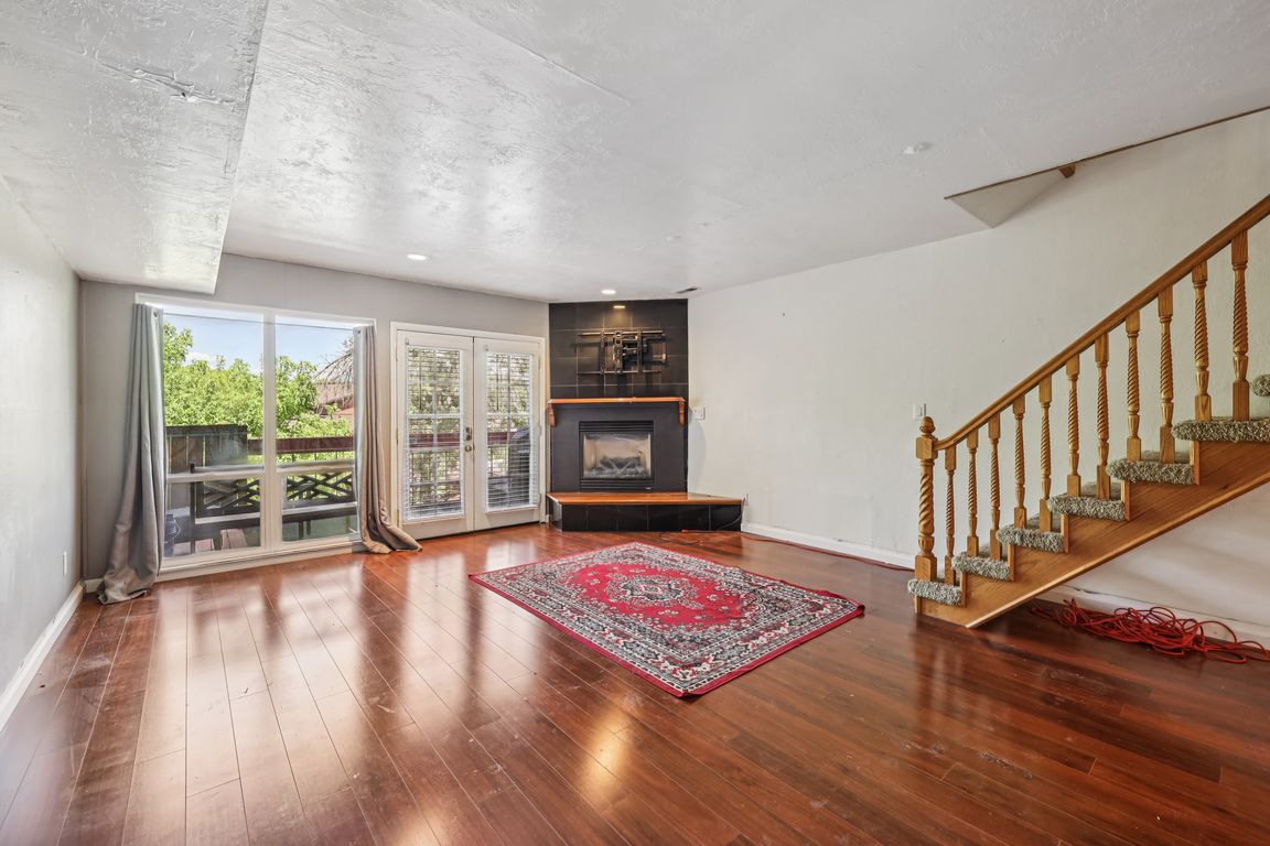 next background image