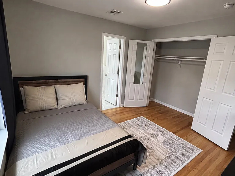 161-163 Sussex Ave #3 — Photo 2