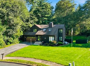 133 Cottonwood Ln, Agawam, MA 01001