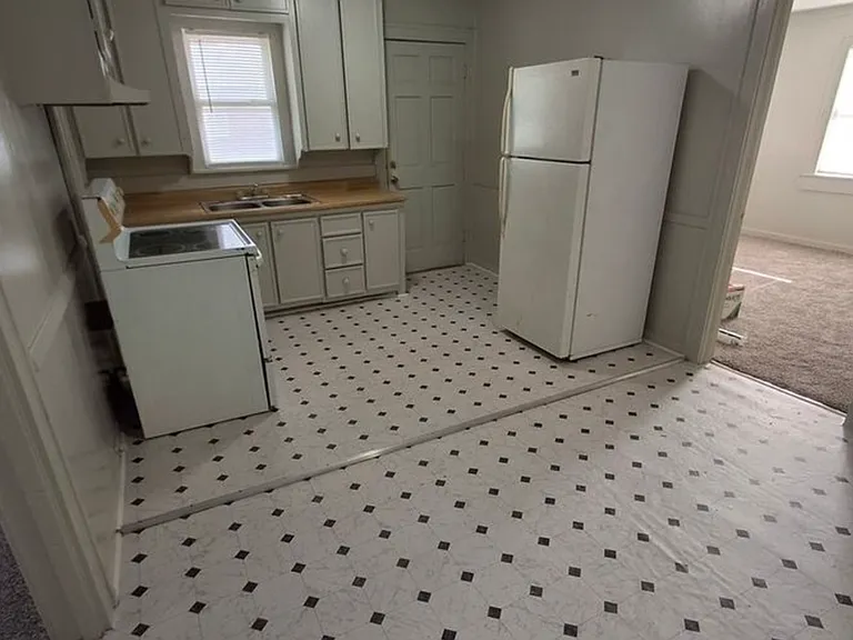 501 S Maryland St — Photo 4