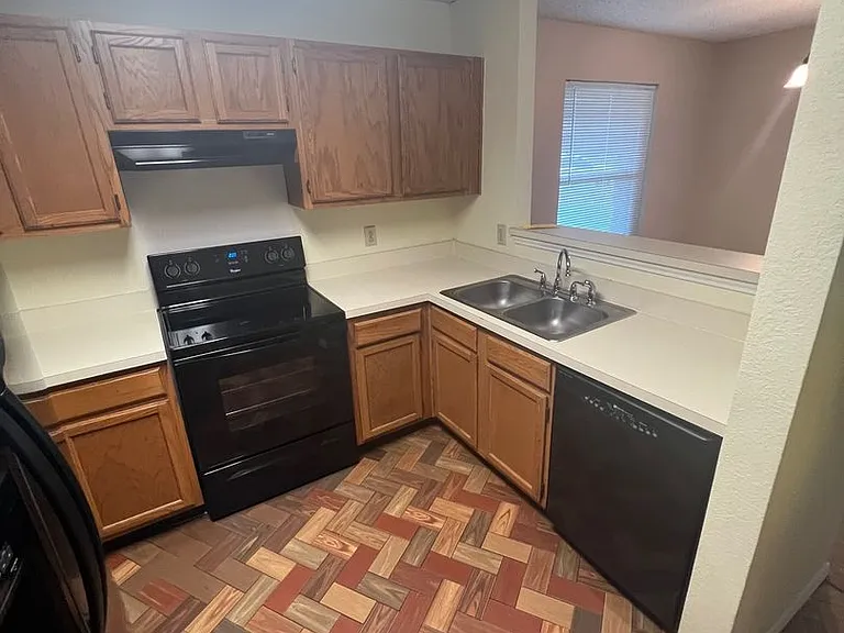 1718 Doubletree Dr — Photo 4