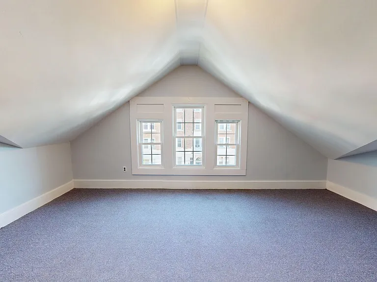 38 Trumbull St — Photo 11
