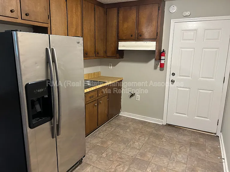 413 N Hill St #B — Photo 3
