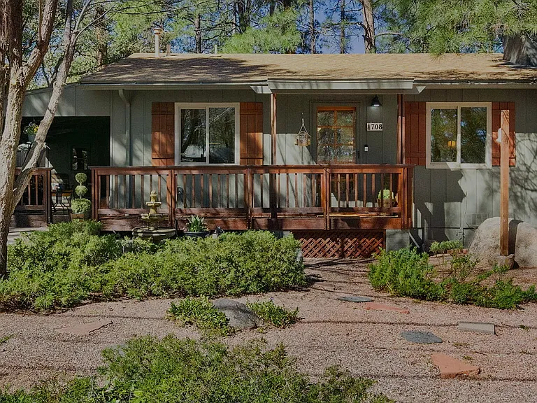708 Seri Dr — Photo 1