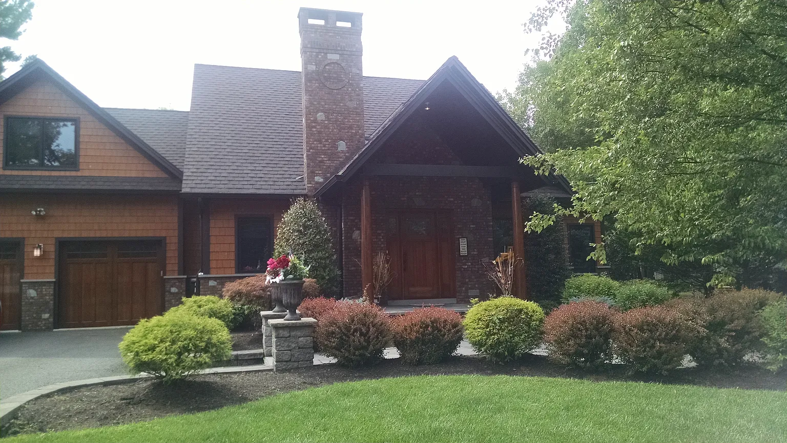 221 Beechwood Ave photo 1