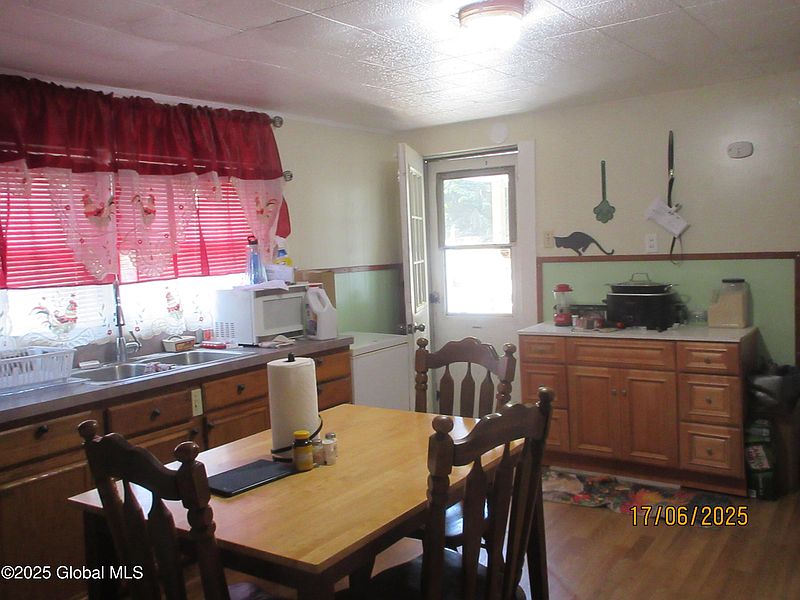 3rd image of 4 Keating Avenue