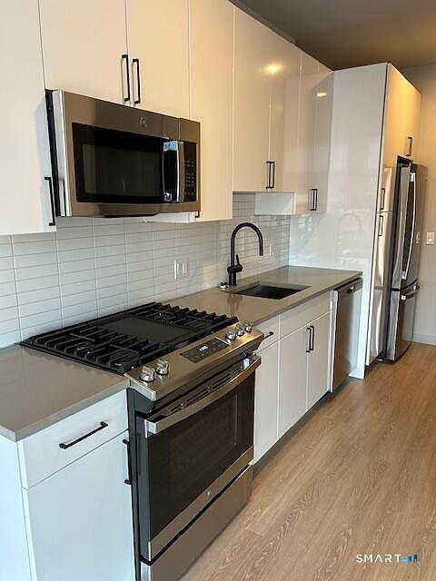 1st image of 711 Summer St #620