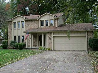 2412 Cedarwood Dr, Maumee, OH 43537