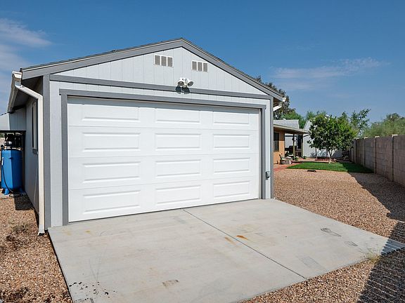 3rd image of 3121 W Bartlett Pl