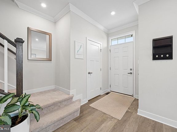 3rd image of 7151 Bodkin Way