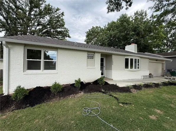7600 W 67th St, Overland Park, KS 66202