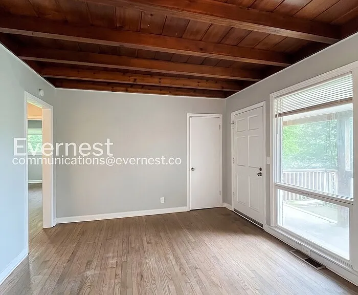 405 Cedarvalley Dr — Photo 16