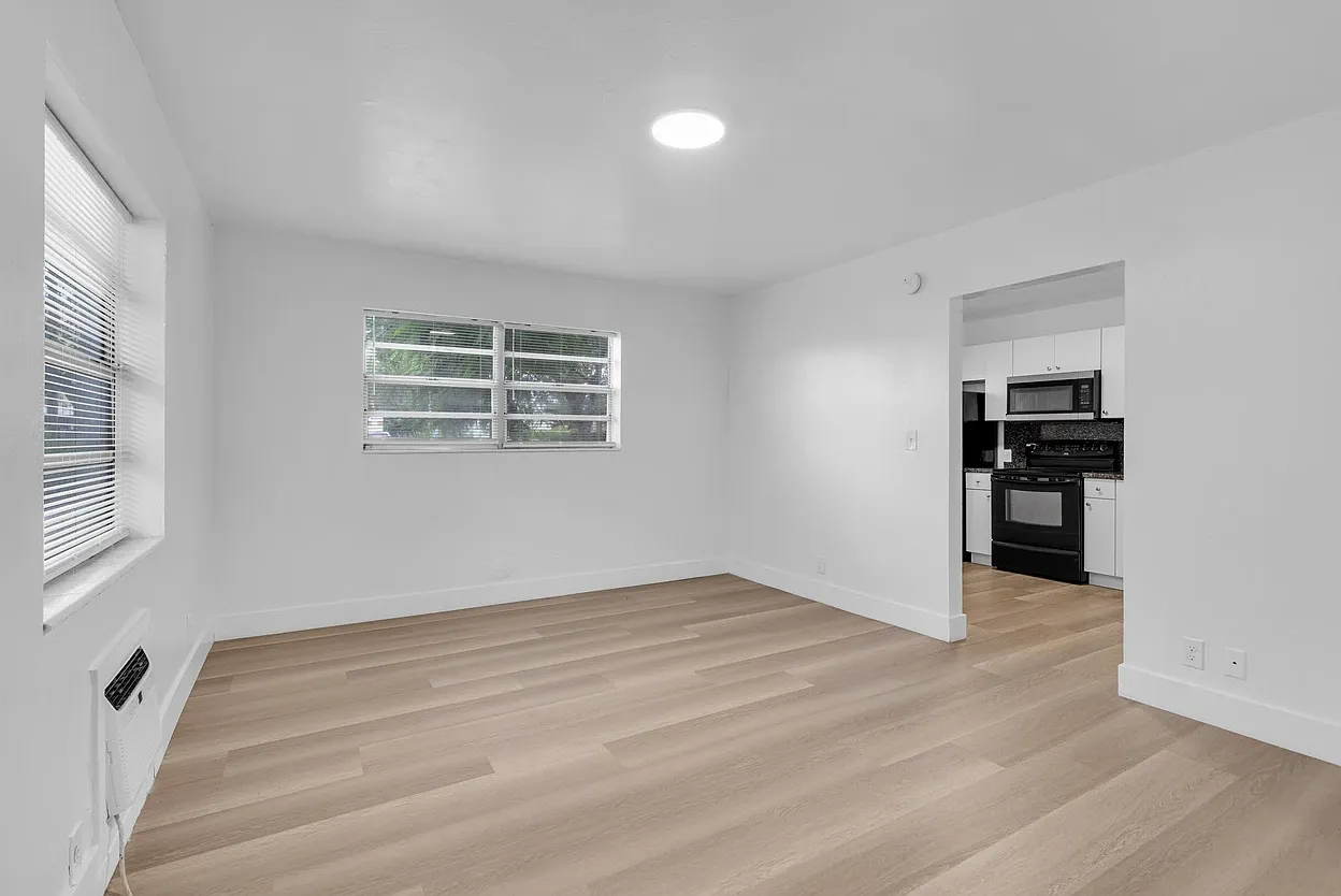 Studio, 550 sqft, $1,300 — Photo 4