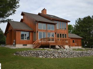 11455 Hickin Rd NW, Rapid City, MI 49676